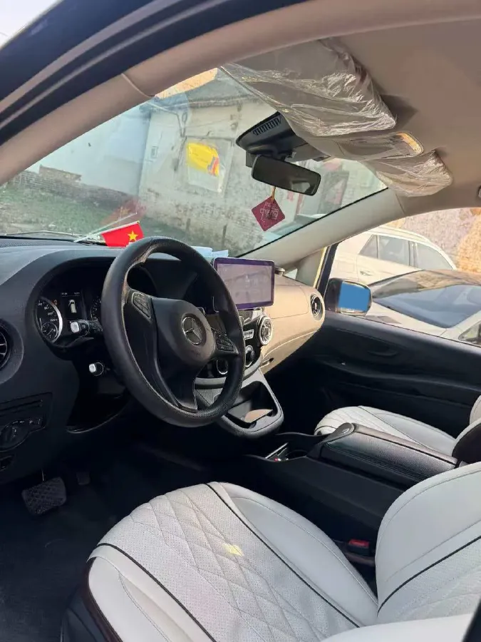2021 Mercedes-Benz Vito 2.0T 211HP L4 9AT,autocango,china used car exporter,china ev exporter,chinese used car exporter,chinese used ev exporter