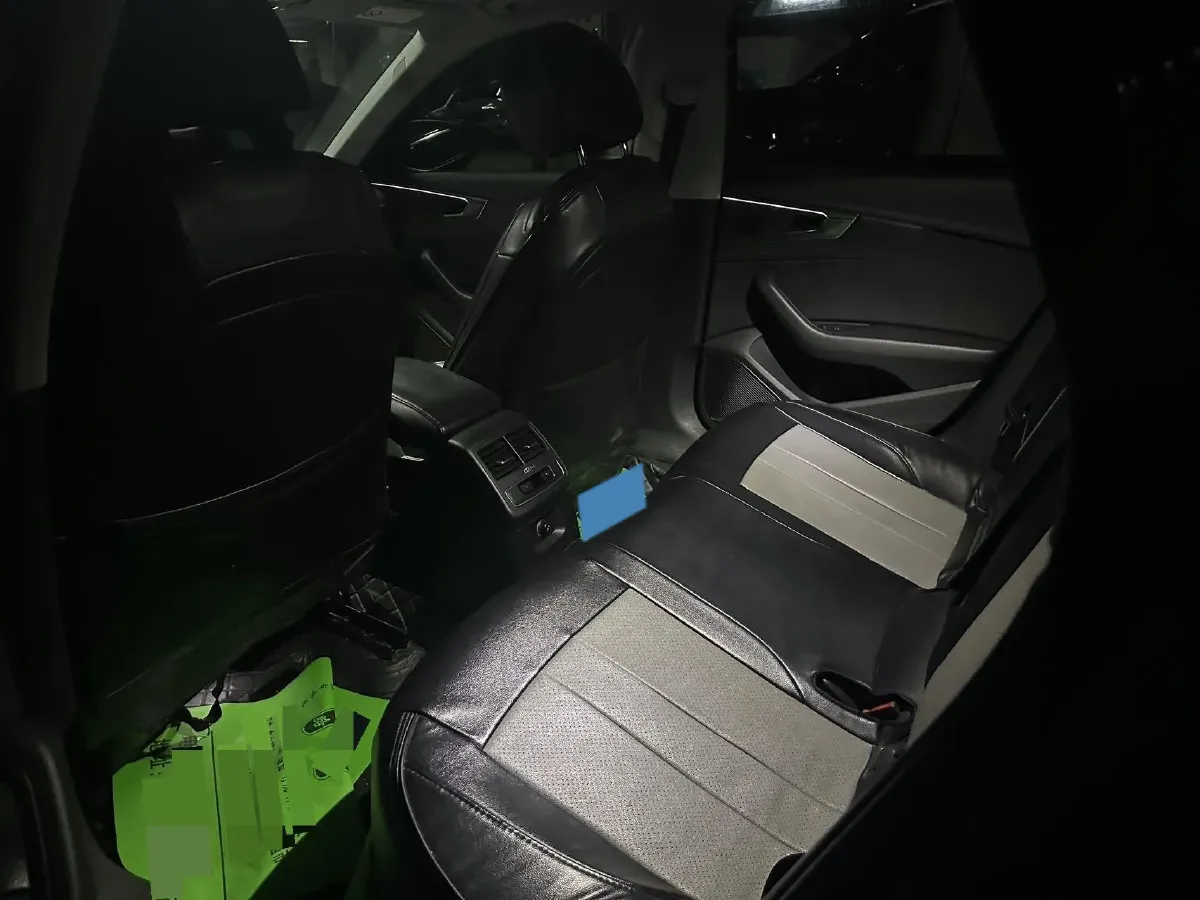 2022 Audi A4 2.0T 252HP L4 7DCT,autocango,china used car exporter,china ev exporter,chinese used car exporter,chinese used ev exporter