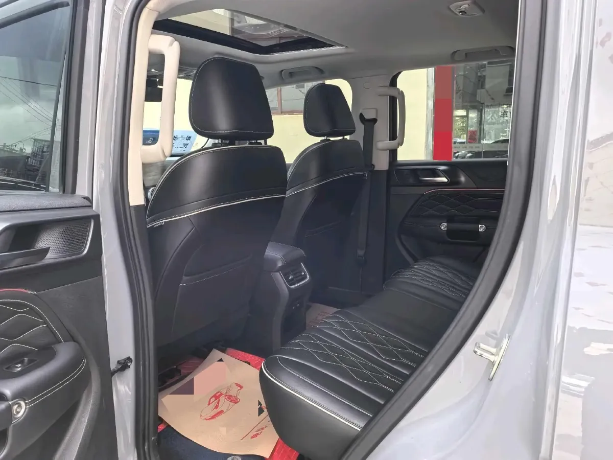 2021 Tank 300 2.0T 227HP L4 8AT,autocango,china used car exporter,china ev exporter,chinese used car exporter,chinese used ev exporter