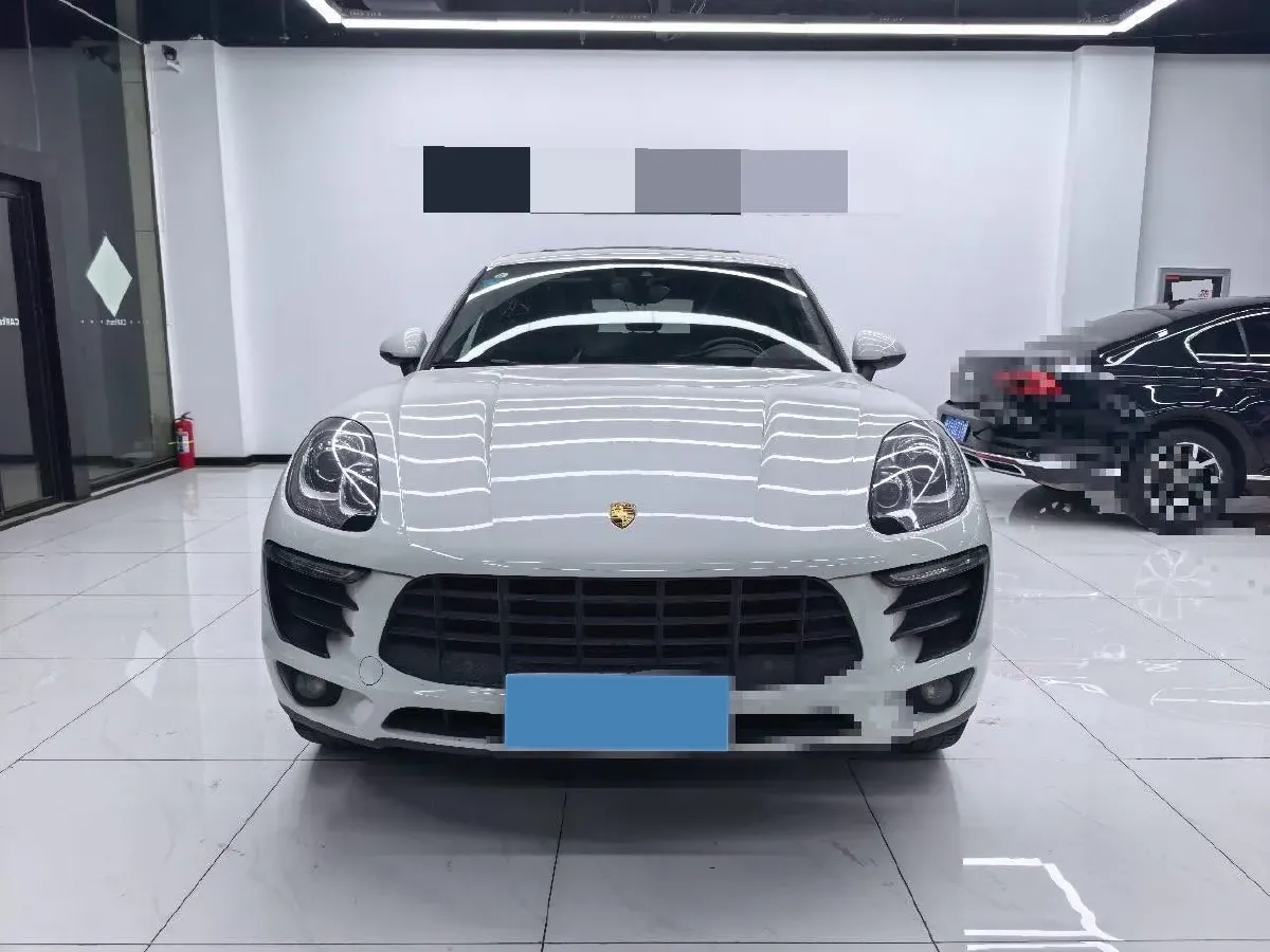 2017 YuTong T7 6.0L 316HP V8 6AT,autocango,china used car exporter,china ev exporter,chinese used car exporter,chinese used ev exporter