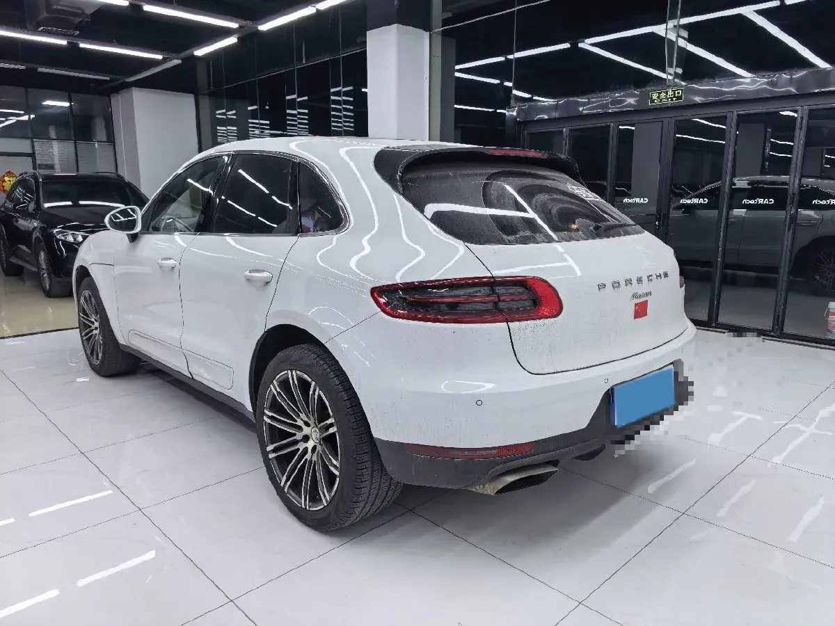 2017 YuTong T7 6.0L 316HP V8 6AT,autocango,china used car exporter,china ev exporter,chinese used car exporter,chinese used ev exporter