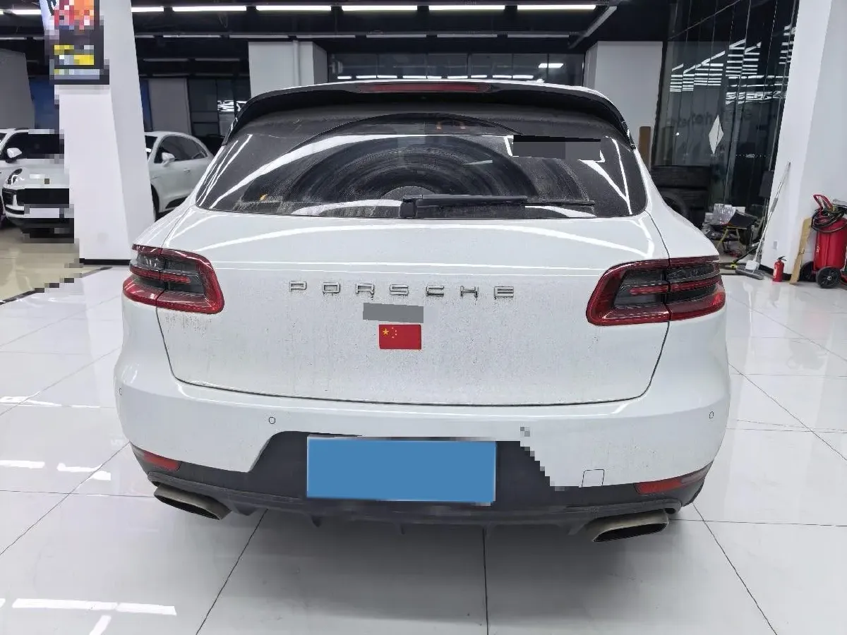 2017 YuTong T7 6.0L 316HP V8 6AT,autocango,china used car exporter,china ev exporter,chinese used car exporter,chinese used ev exporter
