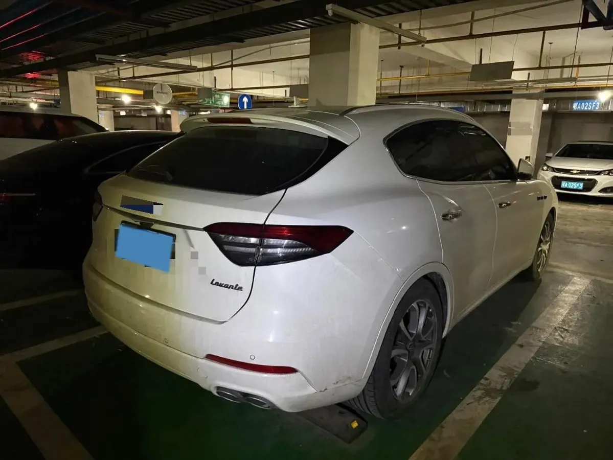 2022 Maserati Levante 2.0T 330HP L4 8AT,autocango,china used car exporter,china ev exporter,chinese used car exporter,chinese used ev exporter