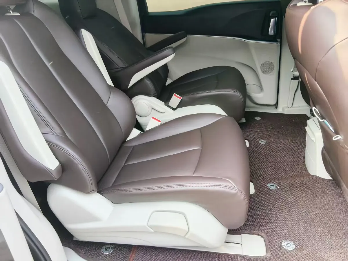 2022 Buick GL8 2.0T 237HP L4 9AT,autocango,china used car exporter,china ev exporter,chinese used car exporter,chinese used ev exporter