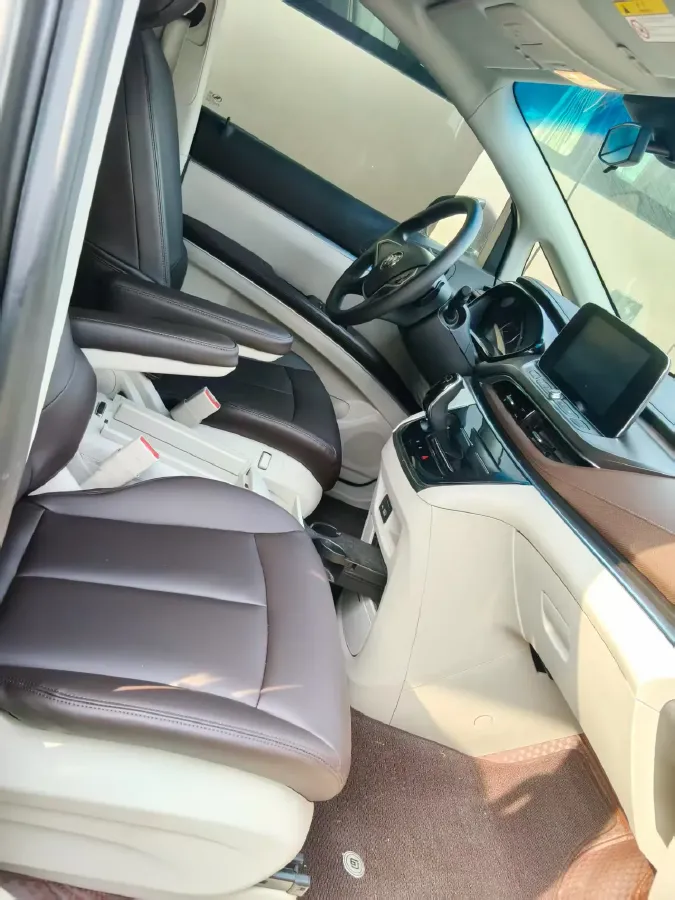 2022 Buick GL8 2.0T 237HP L4 9AT,autocango,china used car exporter,china ev exporter,chinese used car exporter,chinese used ev exporter