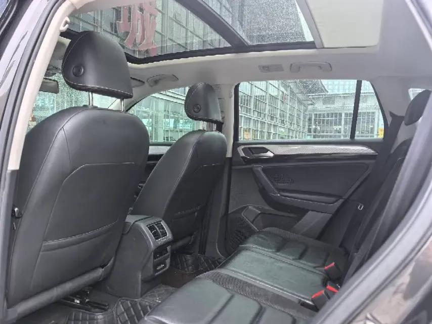 2019 Jeep Cherokee 2.0T 234HP L4 9AT,autocango,china used car exporter,china ev exporter,chinese used car exporter,chinese used ev exporter