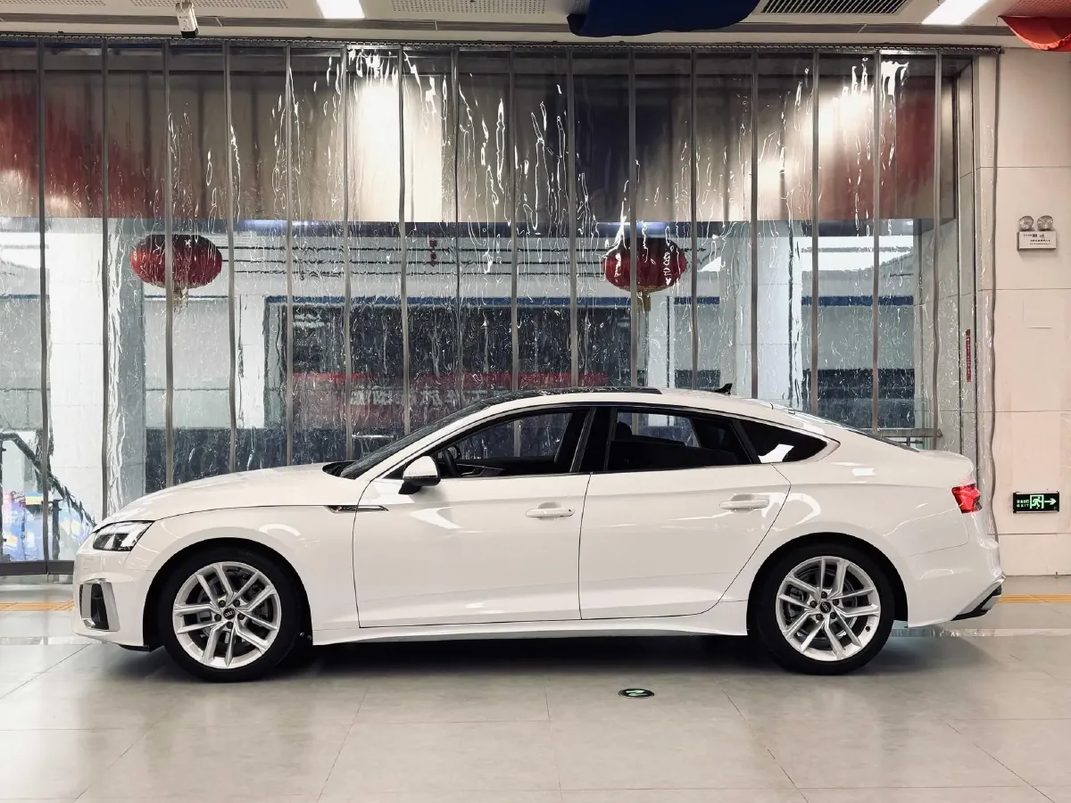 2021 Audi A5 2.0T 204HP L4 7DCT,autocango,china used car exporter,china ev exporter,chinese used car exporter,chinese used ev exporter