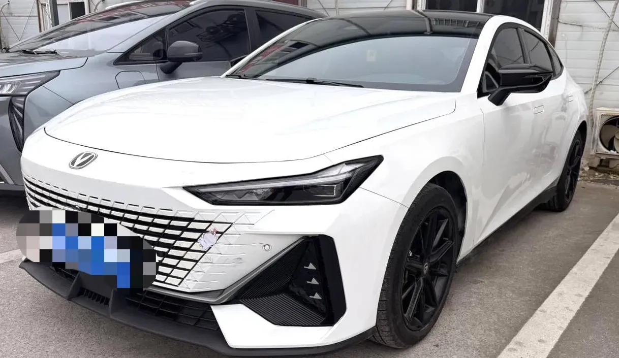 2023 ChangAn UNI-V 1.5T 188HP L4 7DCT,autocango,china used car exporter,china ev exporter,chinese used car exporter,chinese used ev exporter