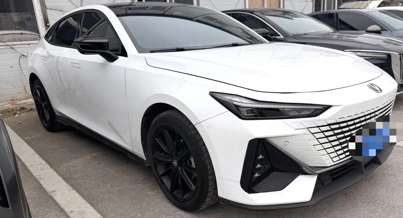 2023 ChangAn UNI-V 1.5T 188HP L4 7DCT,autocango,china used car exporter,china ev exporter,chinese used car exporter,chinese used ev exporter