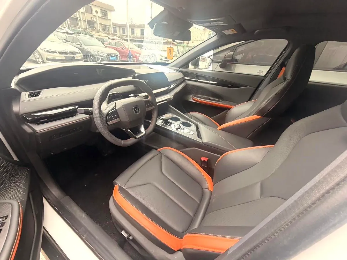 2023 ChangAn UNI-V 1.5T 188HP L4 7DCT,autocango,china used car exporter,china ev exporter,chinese used car exporter,chinese used ev exporter