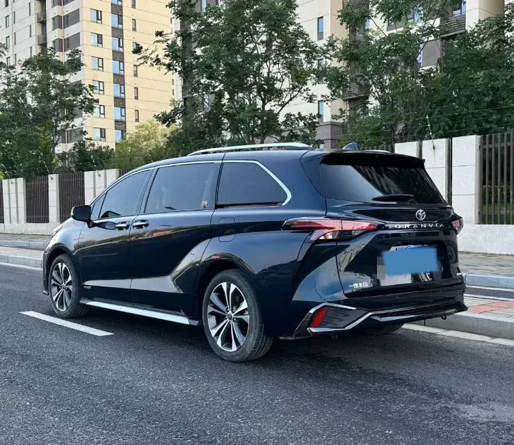 2023 Toyota Granvia 2.5L 189HP L4 E-CVT Hybrid,autocango,china used car exporter,china ev exporter,chinese used car exporter,chinese used ev exporter