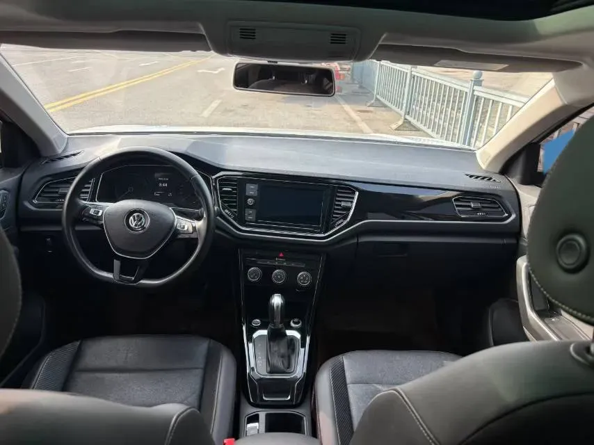 2019 Volkswagen T-Roc 1.4T 150HP L4 7DCT,autocango,china used car exporter,china ev exporter,chinese used car exporter,chinese used ev exporter