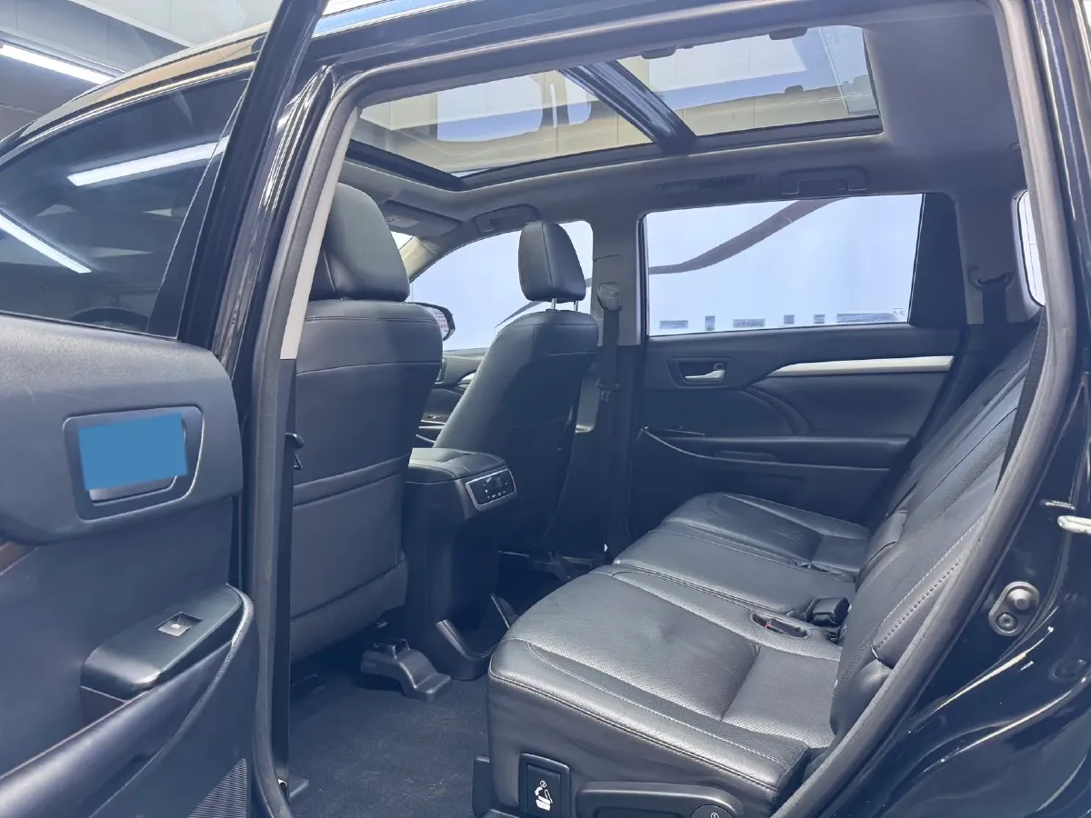 2017 Toyota Highlander 2.0T 220HP L4 6AT,autocango,china used car exporter,china ev exporter,chinese used car exporter,chinese used ev exporter