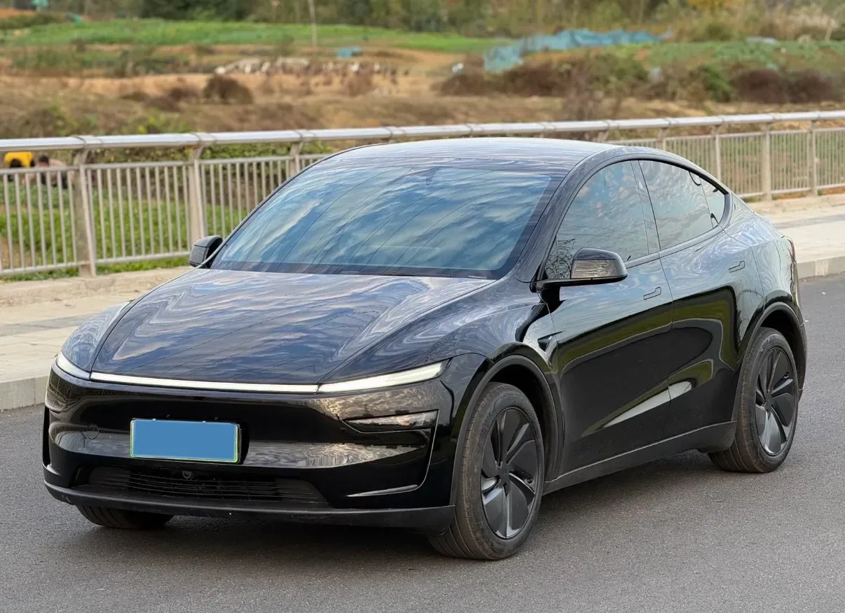 2025 Tesla Model Y BEV 78.4KWH,autocango,china used car exporter,china ev exporter,chinese used car exporter,chinese used ev exporter