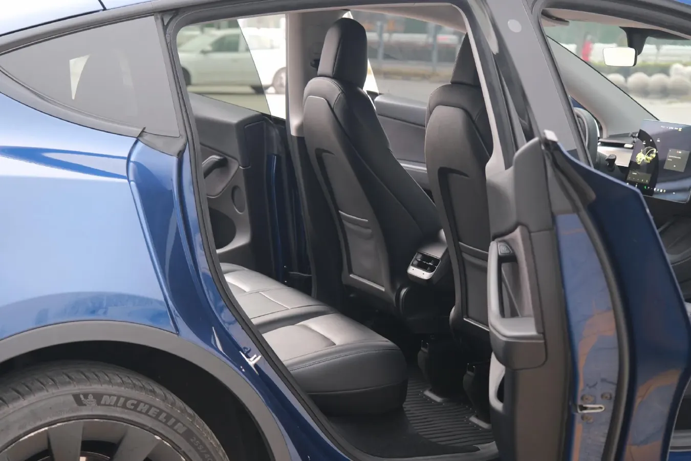 2021 Tesla Model Y BEV 76.8KWH,autocango,china used car exporter,china ev exporter,chinese used car exporter,chinese used ev exporter