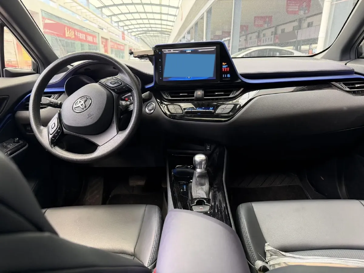 2020 Toyota C-HR 2.0L 171HP L4 CVT,autocango,china used car exporter,china ev exporter,chinese used car exporter,chinese used ev exporter