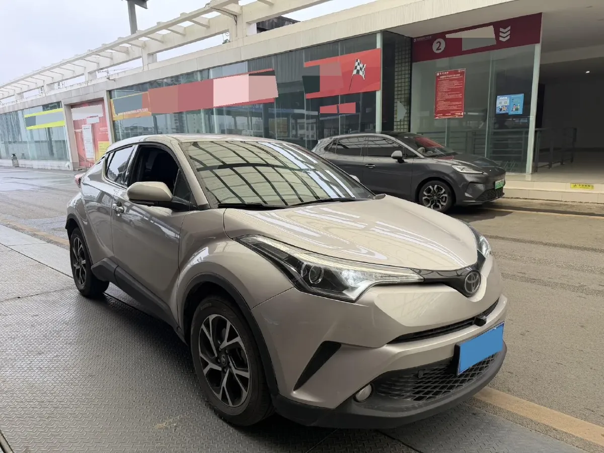 2020 Toyota C-HR 2.0L 171HP L4 CVT,autocango,china used car exporter,china ev exporter,chinese used car exporter,chinese used ev exporter