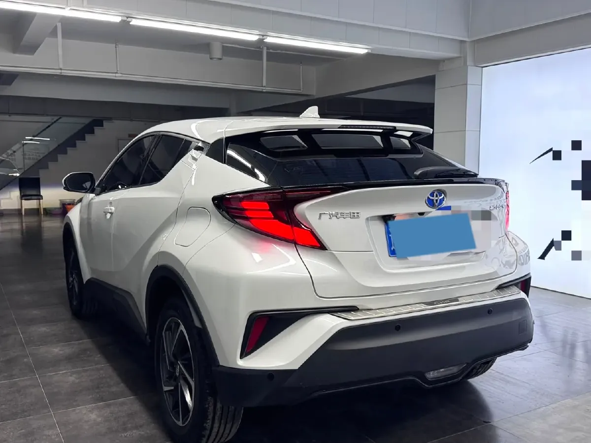 2021 Toyota C-HR 2.0L 171HP L4 CVT,autocango,china used car exporter,china ev exporter,chinese used car exporter,chinese used ev exporter