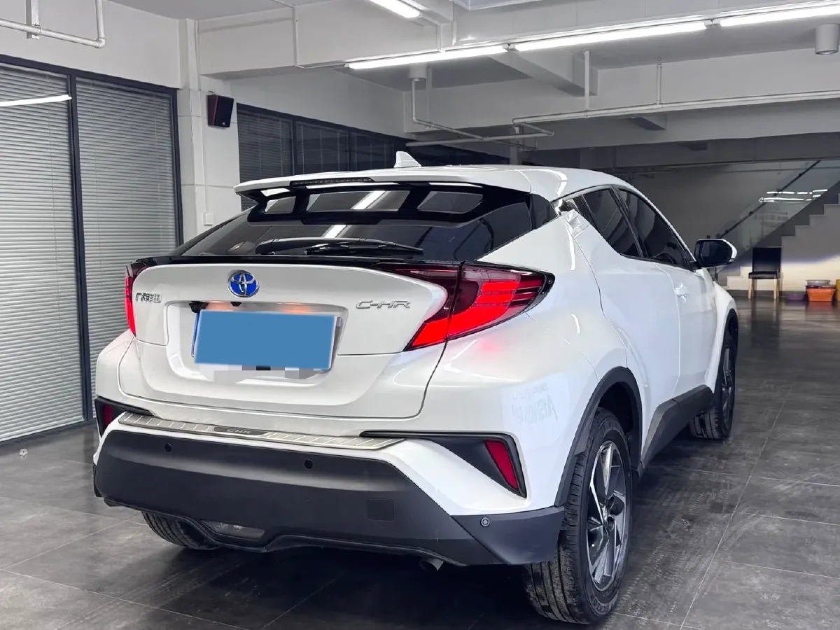 2021 Toyota C-HR 2.0L 171HP L4 CVT,autocango,china used car exporter,china ev exporter,chinese used car exporter,chinese used ev exporter