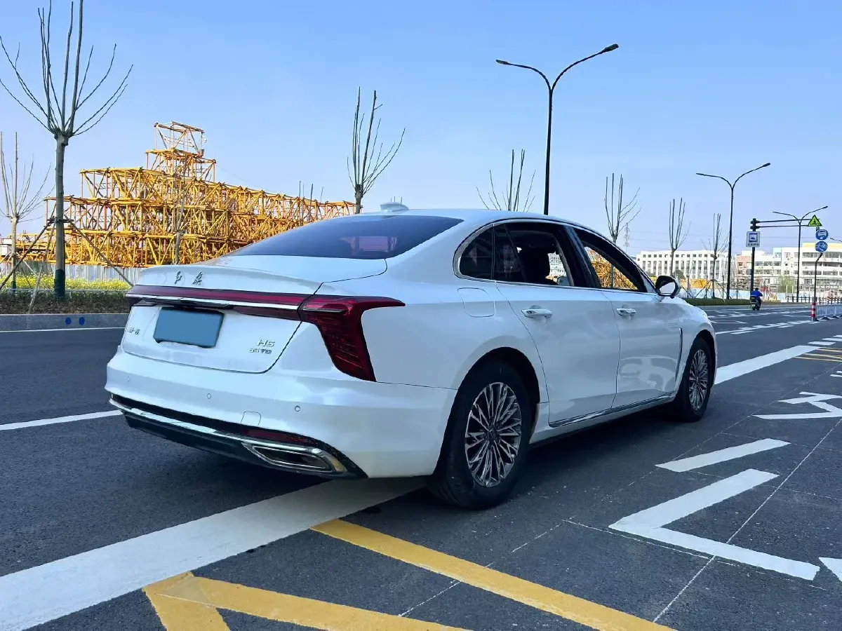 2023 HongQi H5 1.5T 169HP L4 7DCT,autocango,china used car exporter,china ev exporter,chinese used car exporter,chinese used ev exporter
