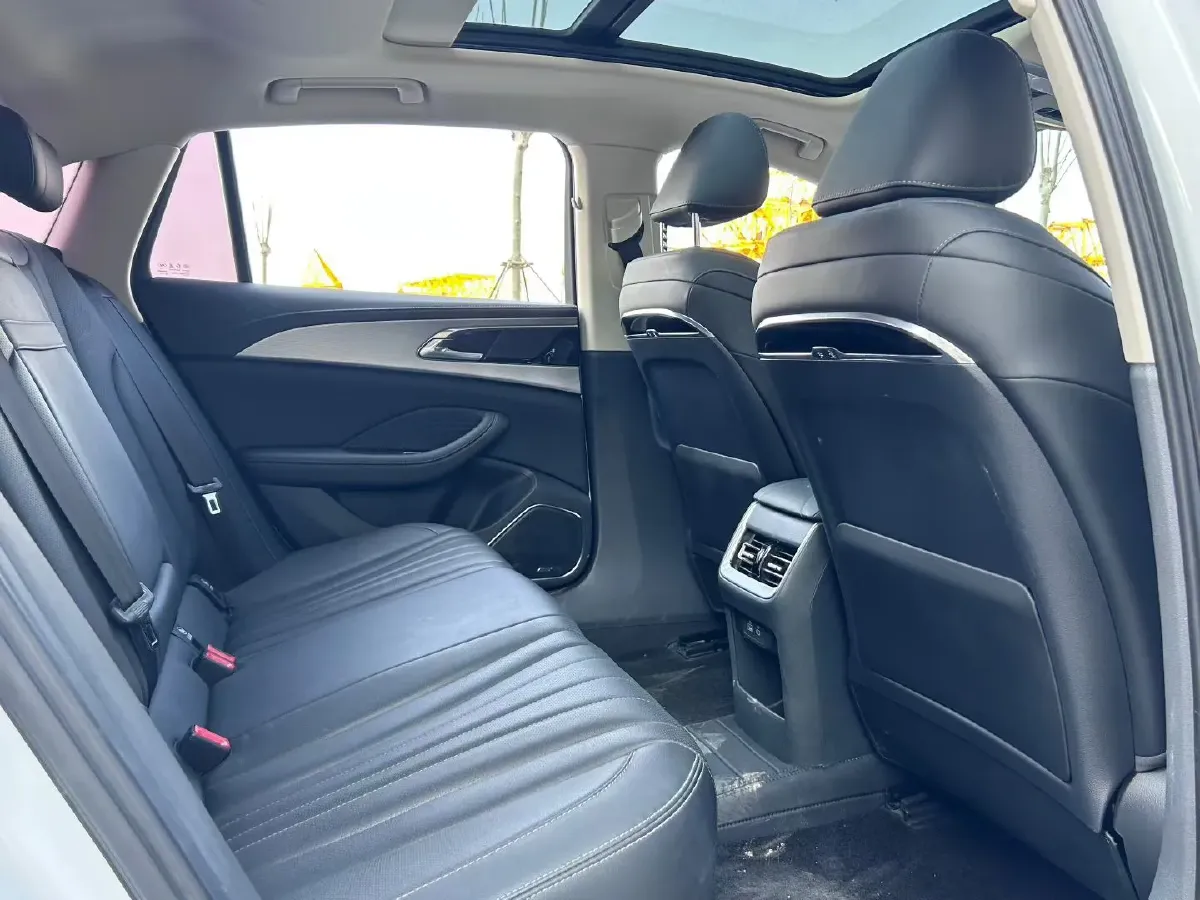 2023 HongQi H5 1.5T 169HP L4 7DCT,autocango,china used car exporter,china ev exporter,chinese used car exporter,chinese used ev exporter