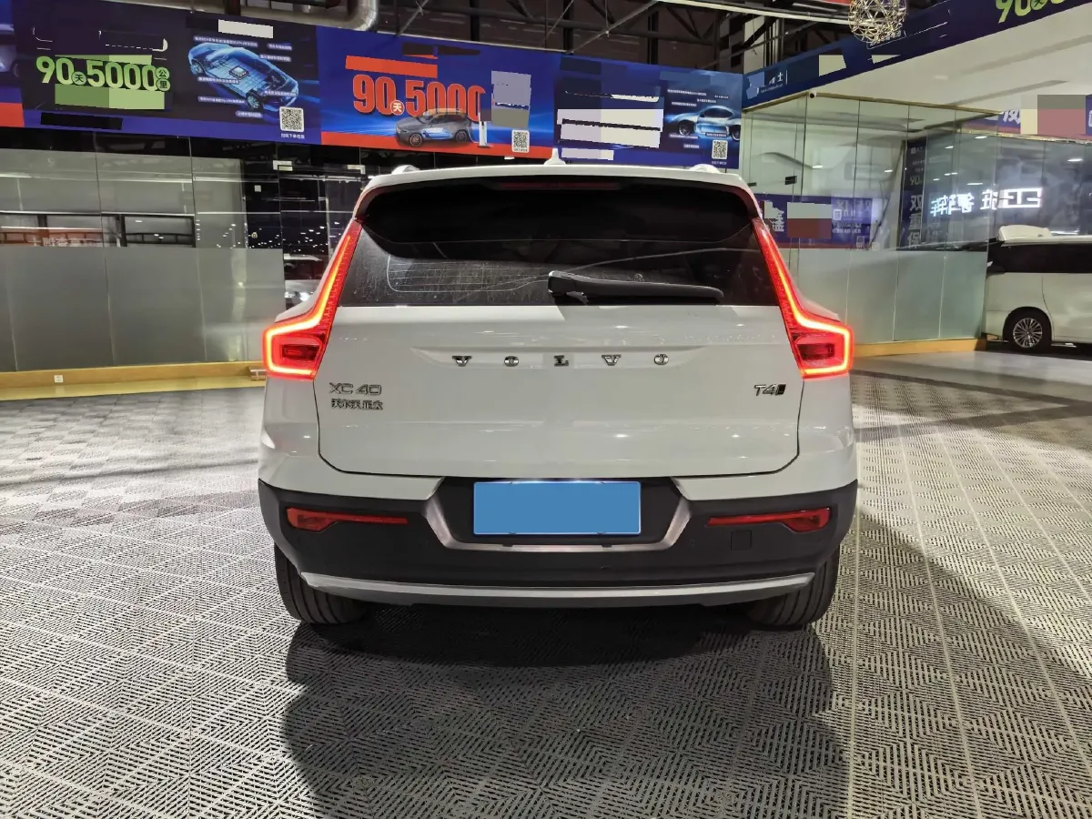 2021 Volvo XC40 2.0T 190HP L4 8AT,autocango,china used car exporter,china ev exporter,chinese used car exporter,chinese used ev exporter