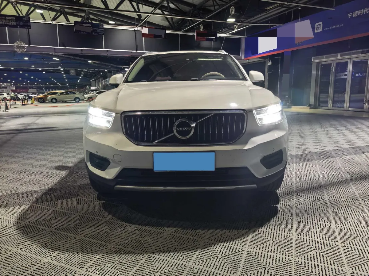 2021 Volvo XC40 2.0T 190HP L4 8AT,autocango,china used car exporter,china ev exporter,chinese used car exporter,chinese used ev exporter
