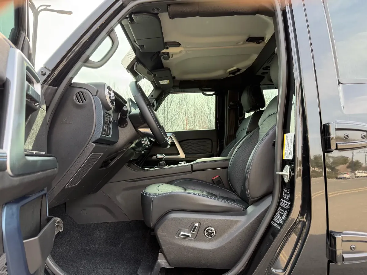 2023 Beijing BJ40 2.0T 224HP L4 8AT,autocango,china used car exporter,china ev exporter,chinese used car exporter,chinese used ev exporter