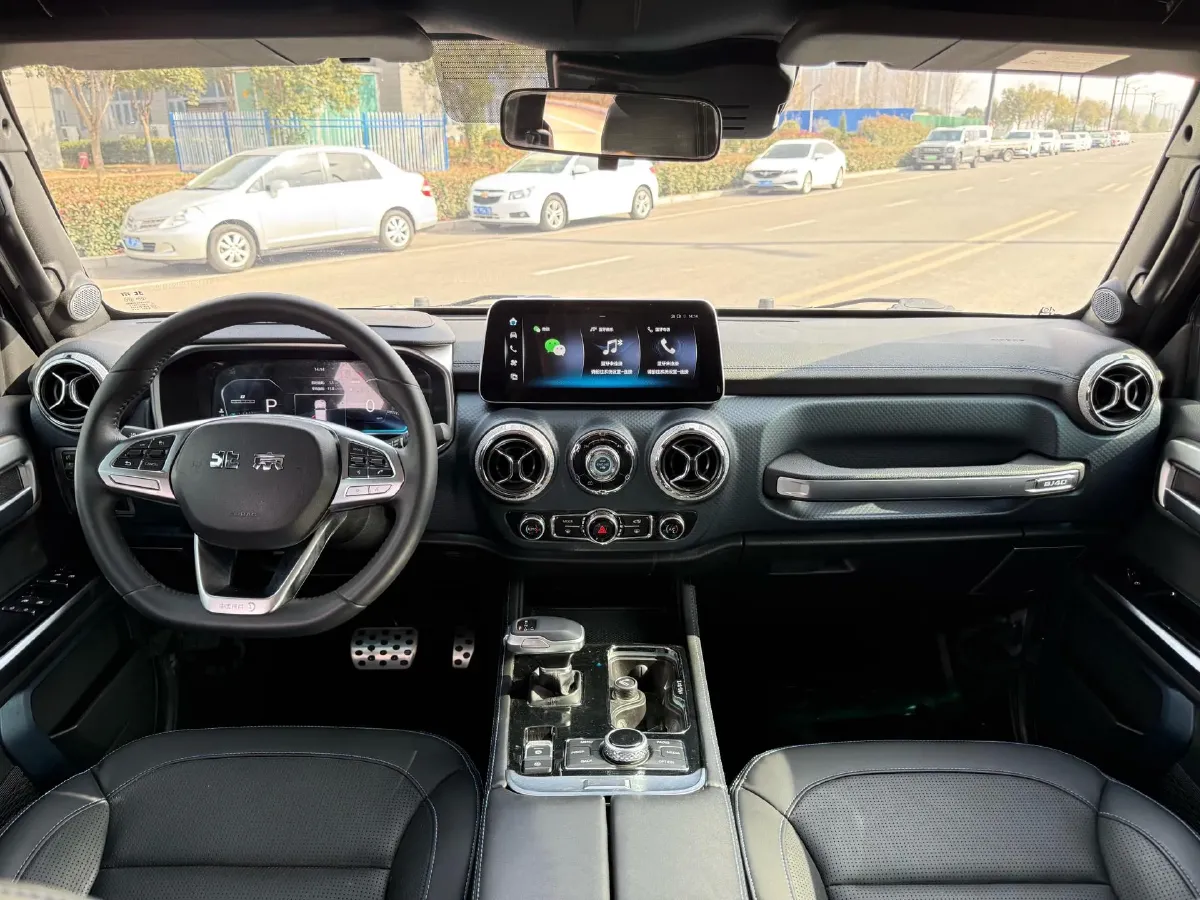 2023 Beijing BJ40 2.0T 224HP L4 8AT,autocango,china used car exporter,china ev exporter,chinese used car exporter,chinese used ev exporter