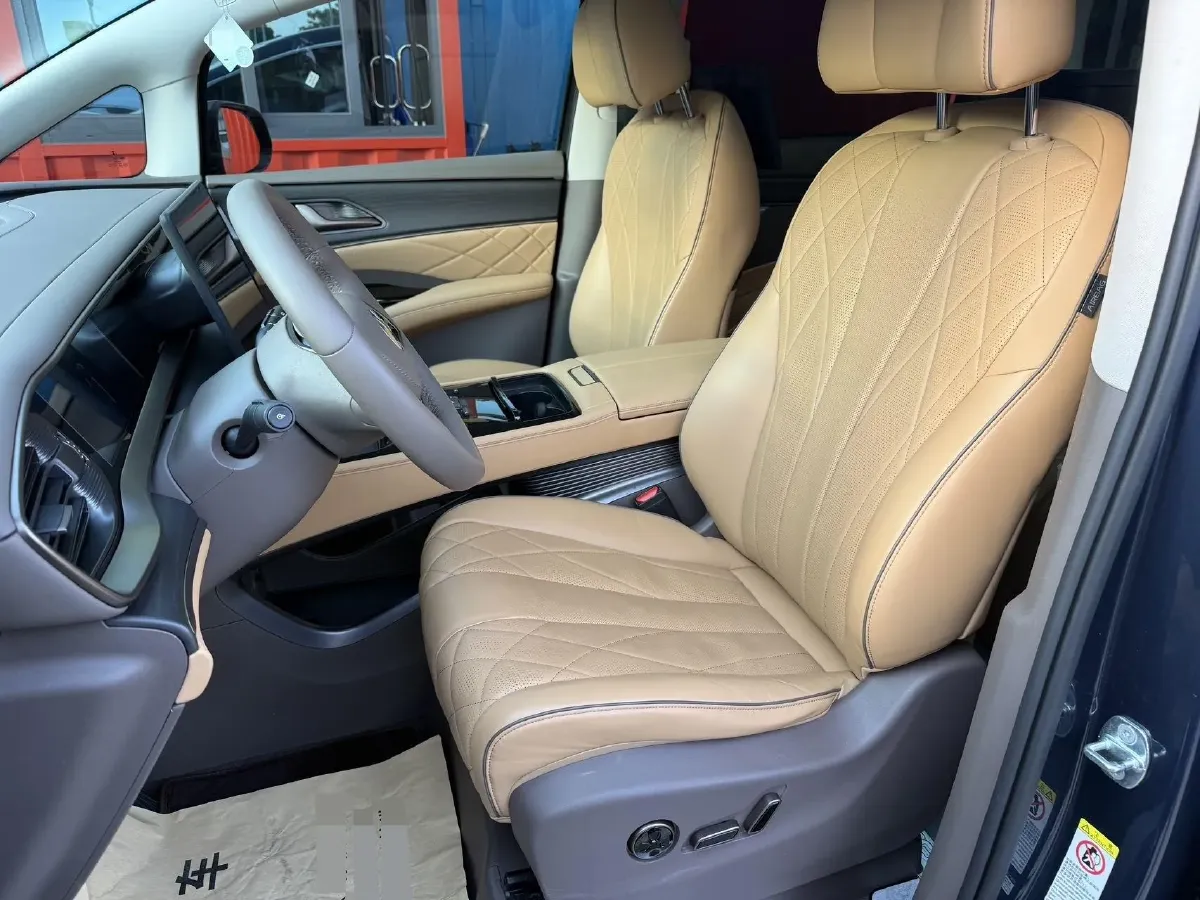 2022 Mercedes-Benz GLC Class 2.0T 197HP L4 9AT,autocango,china used car exporter,china ev exporter,chinese used car exporter,chinese used ev exporter