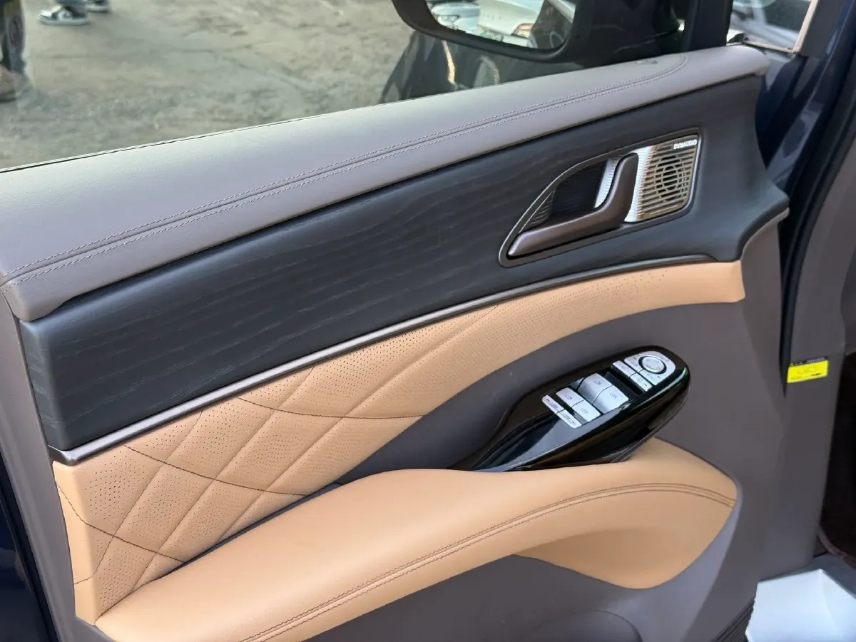 2022 Mercedes-Benz GLC Class 2.0T 197HP L4 9AT,autocango,china used car exporter,china ev exporter,chinese used car exporter,chinese used ev exporter