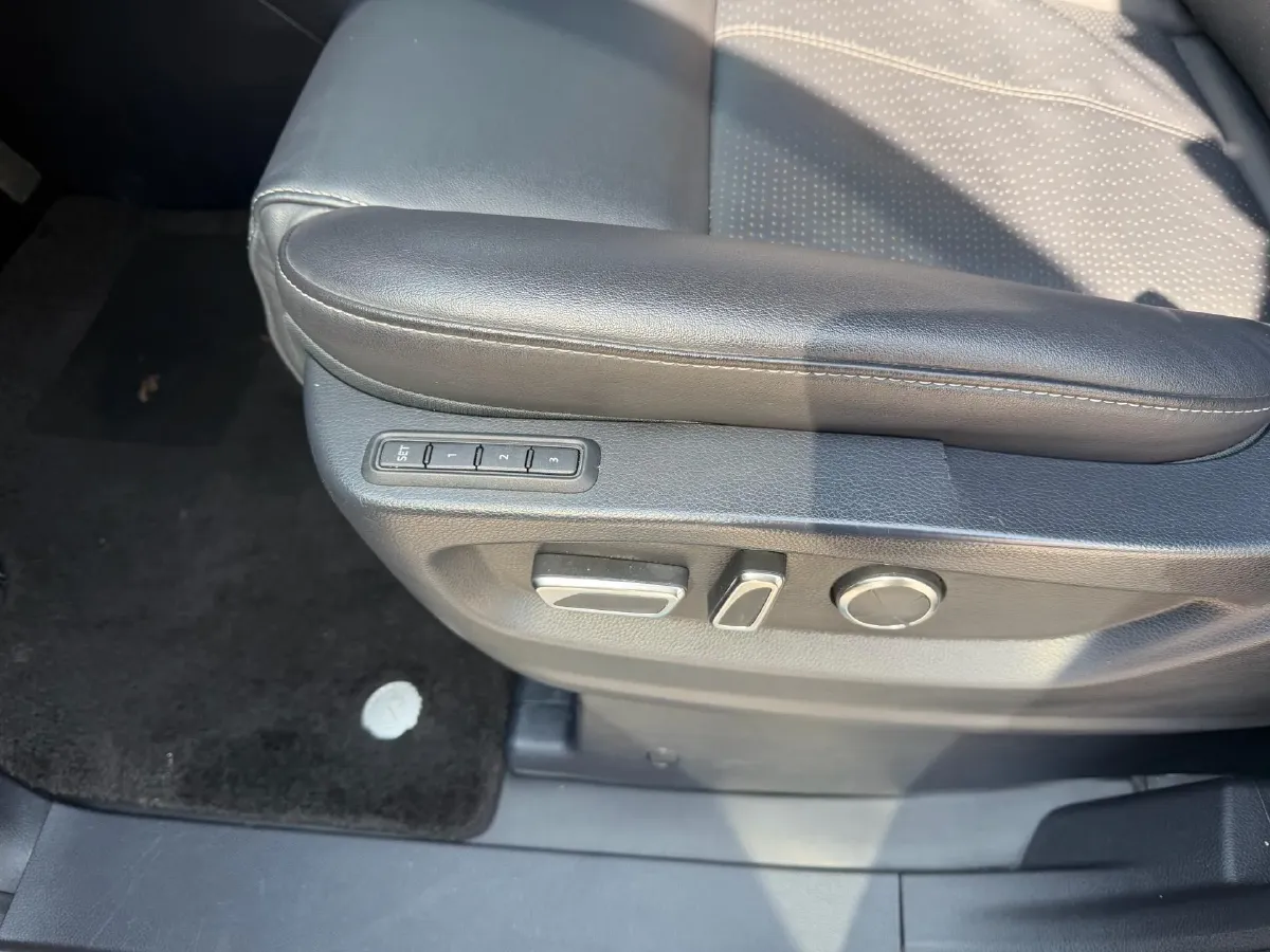 2021 GAC Trumpchi M8 2.0T 252HP L4 8AT,autocango,china used car exporter,china ev exporter,chinese used car exporter,chinese used ev exporter