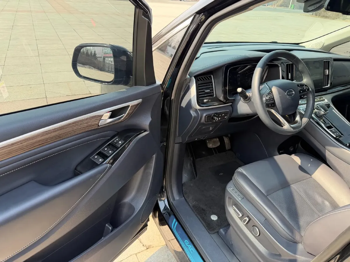 2021 GAC Trumpchi M8 2.0T 252HP L4 8AT,autocango,china used car exporter,china ev exporter,chinese used car exporter,chinese used ev exporter