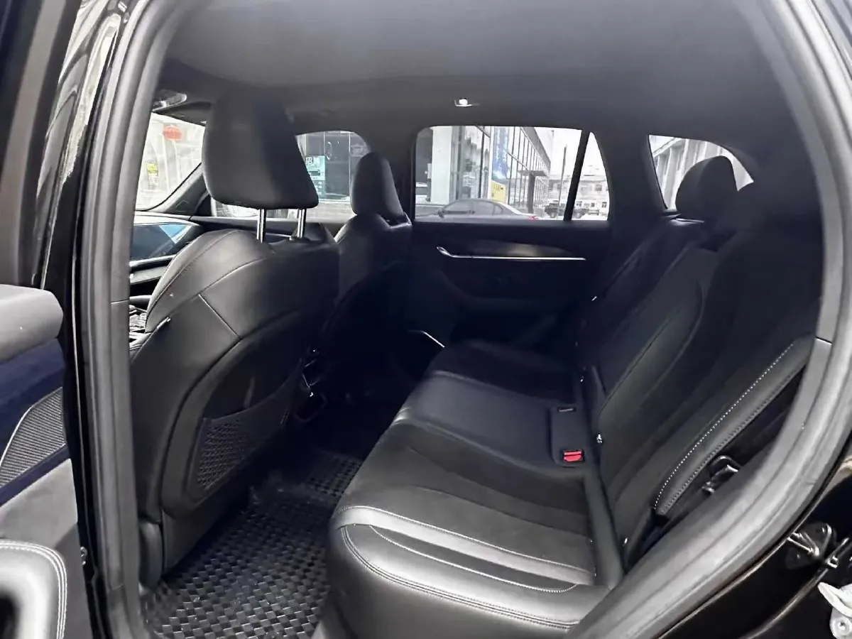 2024 Geely Monjaro 2.0T 238HP L4 8AT,autocango,china used car exporter,china ev exporter,chinese used car exporter,chinese used ev exporter