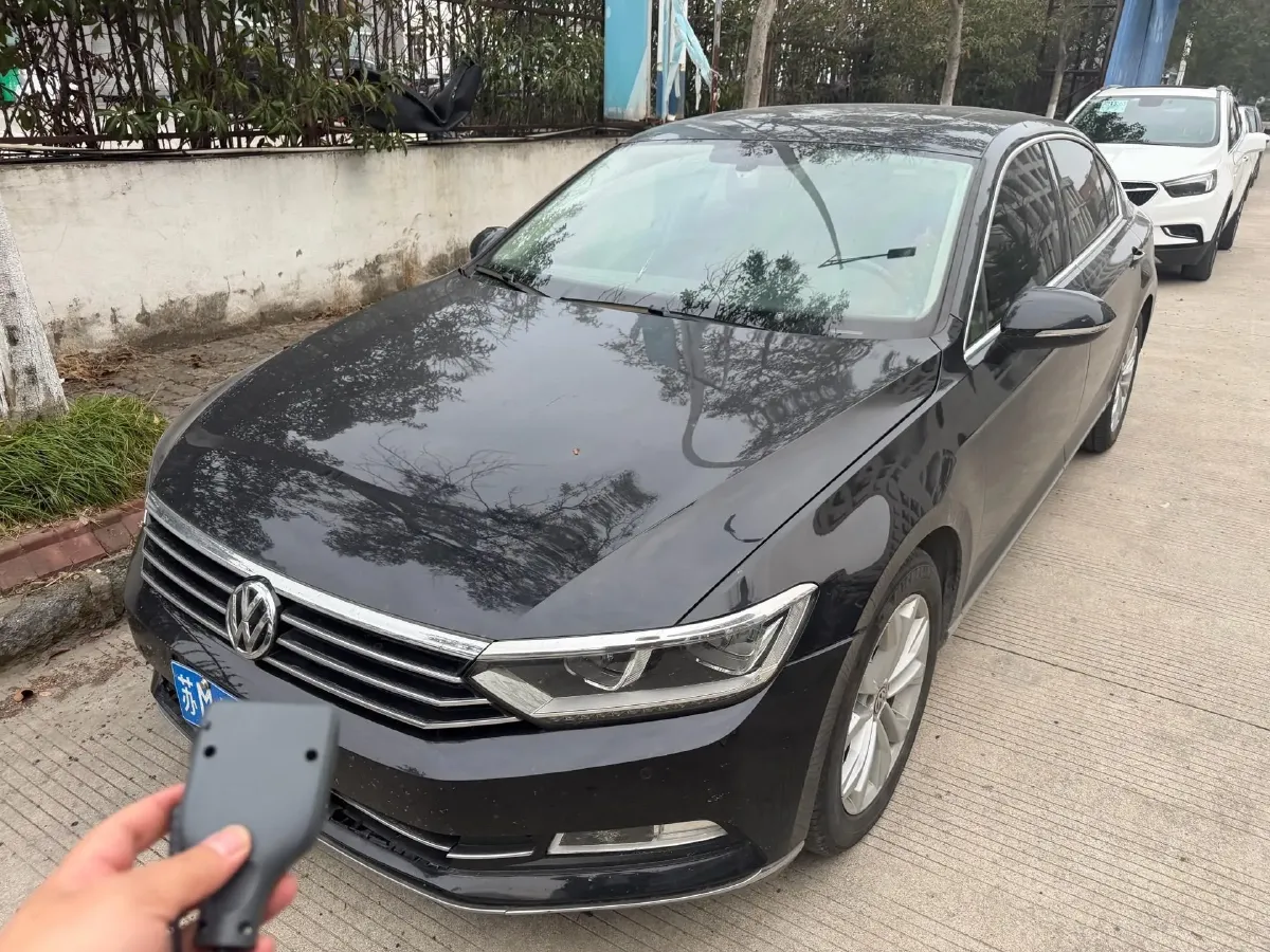 2018 Volkswagen Magotan 1.8T 180HP L4 7DCT,autocango,china used car exporter,china ev exporter,chinese used car exporter,chinese used ev exporter