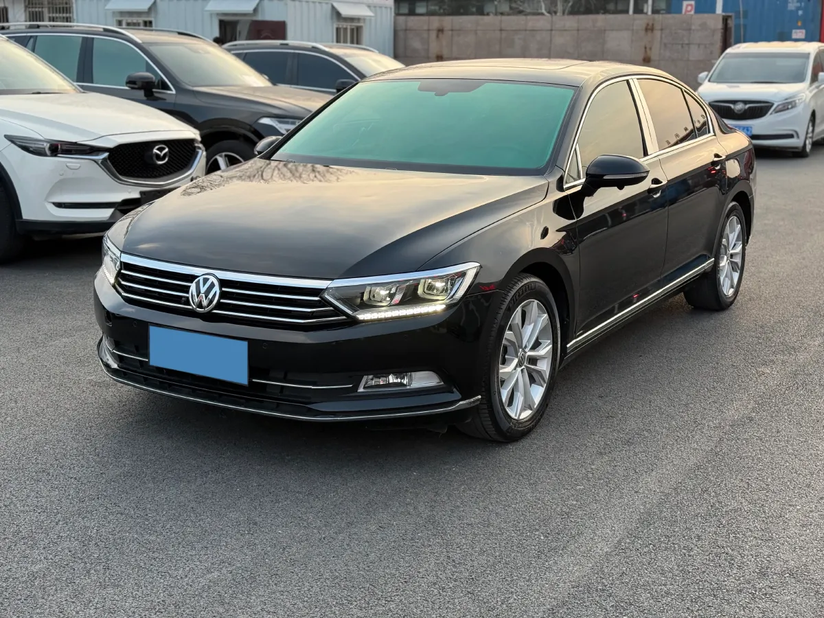 2018 Volkswagen Magotan 1.8T 180HP L4 7DCT,autocango,china used car exporter,china ev exporter,chinese used car exporter,chinese used ev exporter
