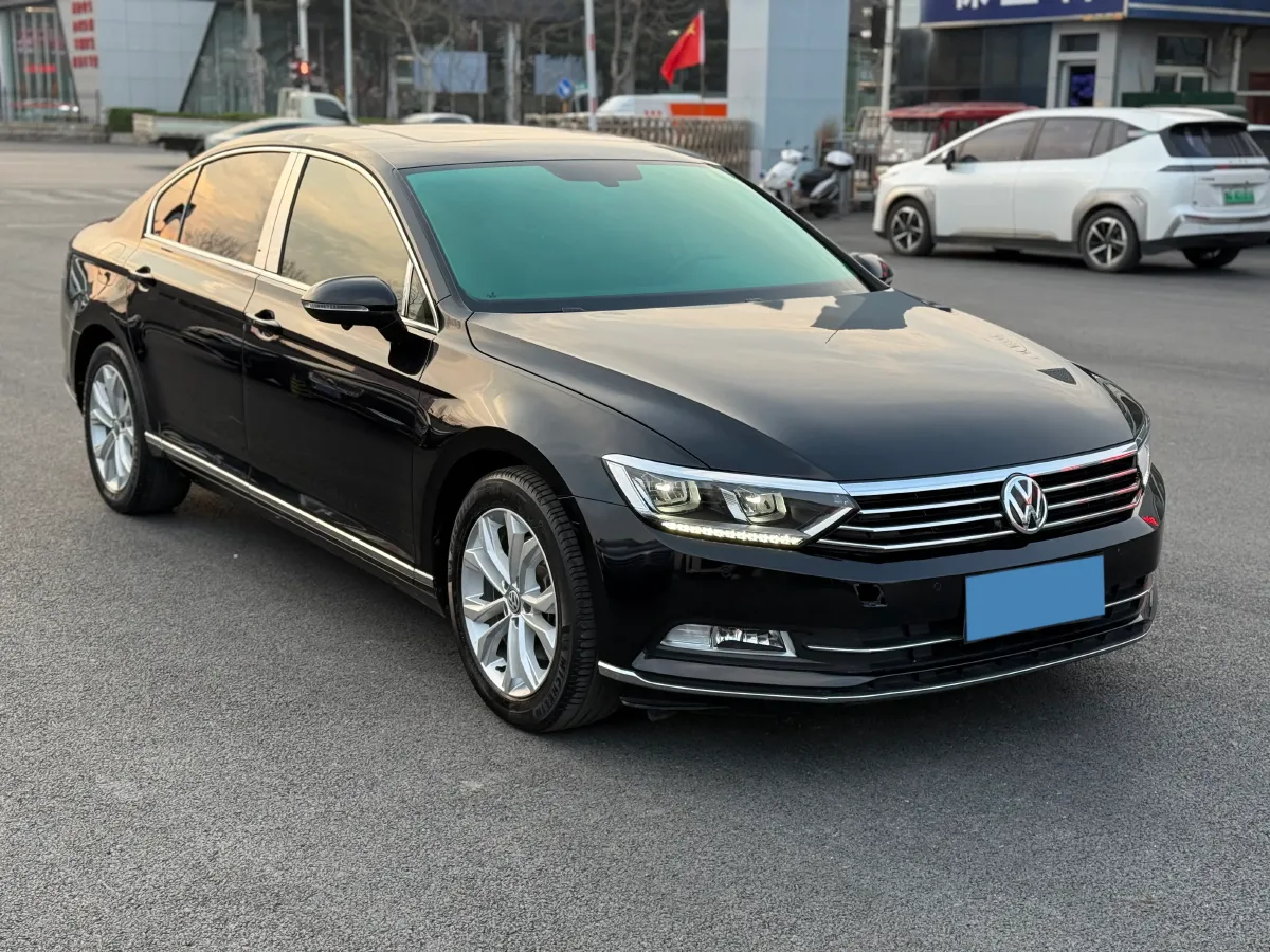 2018 Volkswagen Magotan 1.8T 180HP L4 7DCT,autocango,china used car exporter,china ev exporter,chinese used car exporter,chinese used ev exporter