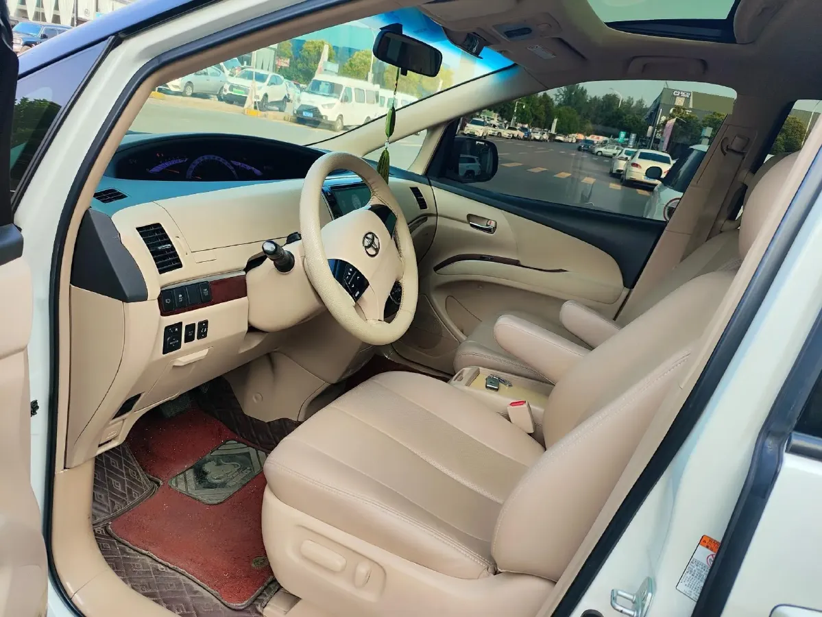 2016 Volkswagen Caravelle 2.0T 204HP L4 7DCT,autocango,china used car exporter,china ev exporter,chinese used car exporter,chinese used ev exporter