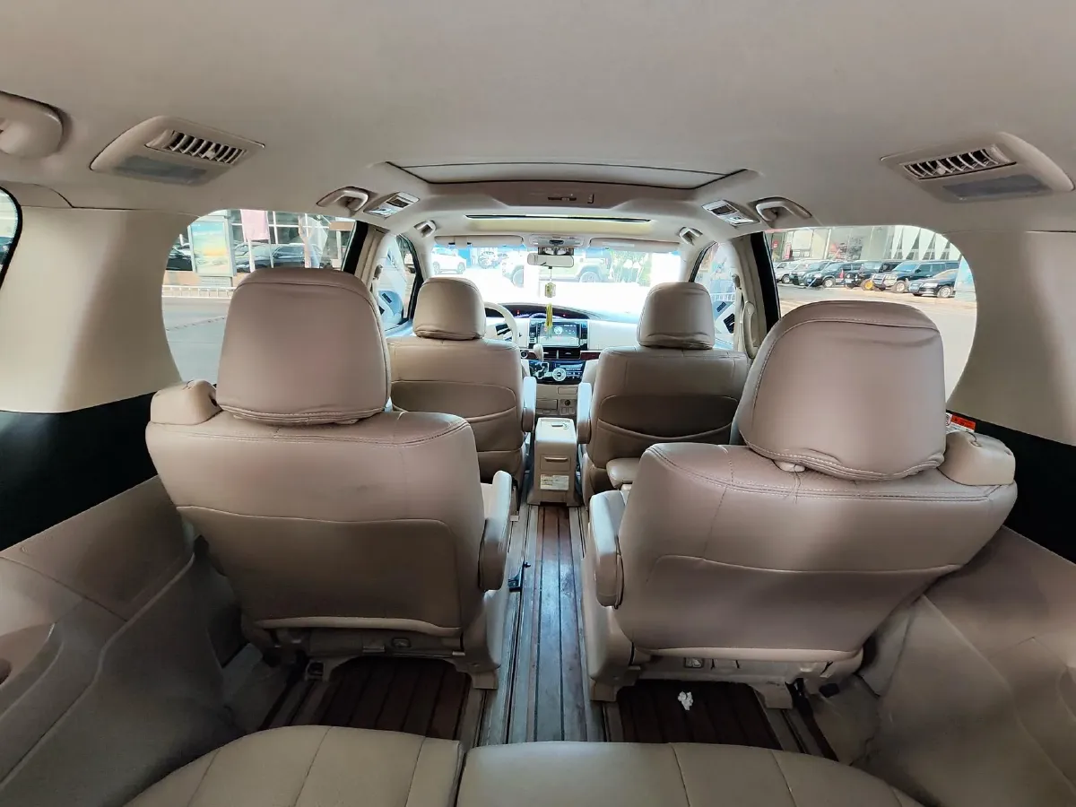 2016 Volkswagen Caravelle 2.0T 204HP L4 7DCT,autocango,china used car exporter,china ev exporter,chinese used car exporter,chinese used ev exporter