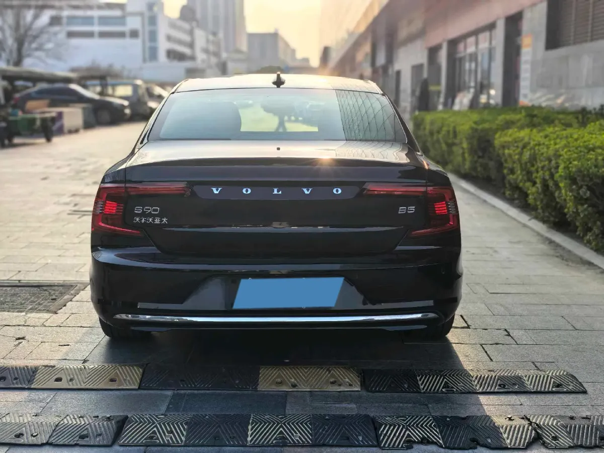 2025 Volvo S90 2.0T 250HP L4 8AT,autocango,china used car exporter,china ev exporter,chinese used car exporter,chinese used ev exporter
