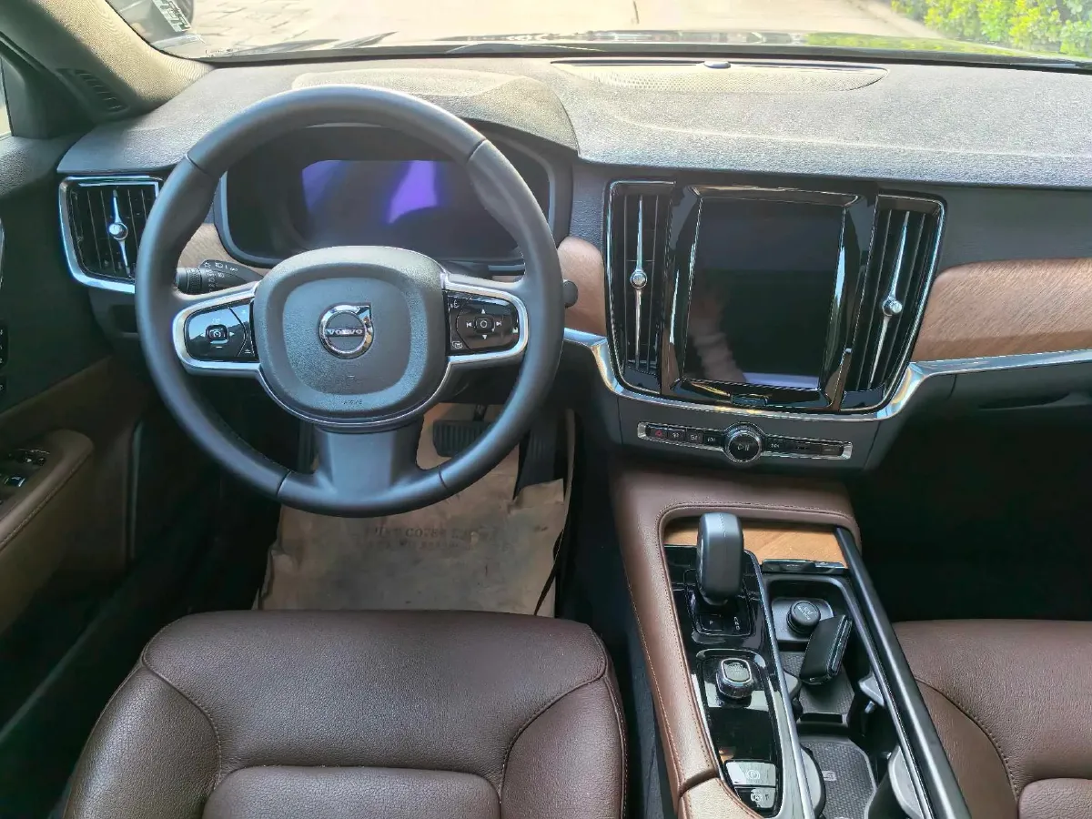 2025 Volvo S90 2.0T 250HP L4 8AT,autocango,china used car exporter,china ev exporter,chinese used car exporter,chinese used ev exporter