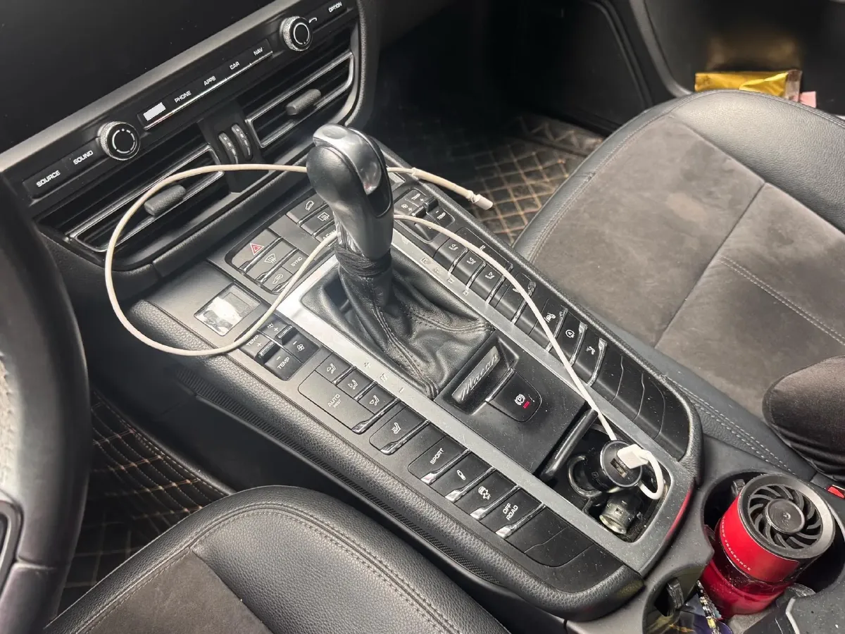 2018 Porsche Macan 2.0T 252HP L4 7DCT,autocango,china used car exporter,china ev exporter,chinese used car exporter,chinese used ev exporter