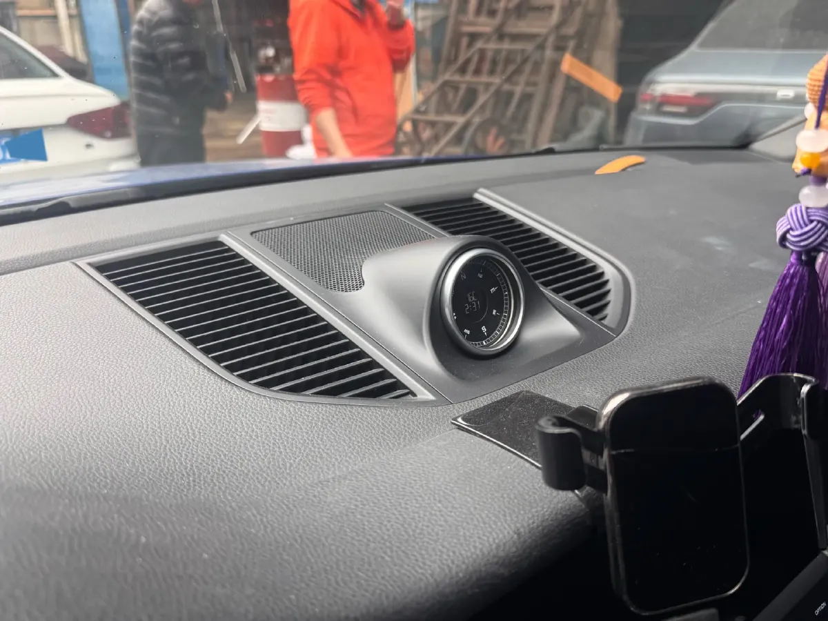 2018 Porsche Macan 2.0T 252HP L4 7DCT,autocango,china used car exporter,china ev exporter,chinese used car exporter,chinese used ev exporter