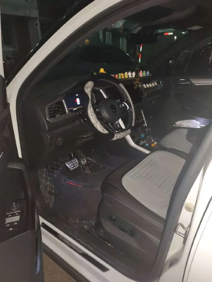 2022 Volkswagen T-Roc 1.4T 150HP L4 7DCT,autocango,china used car exporter,china ev exporter,chinese used car exporter,chinese used ev exporter