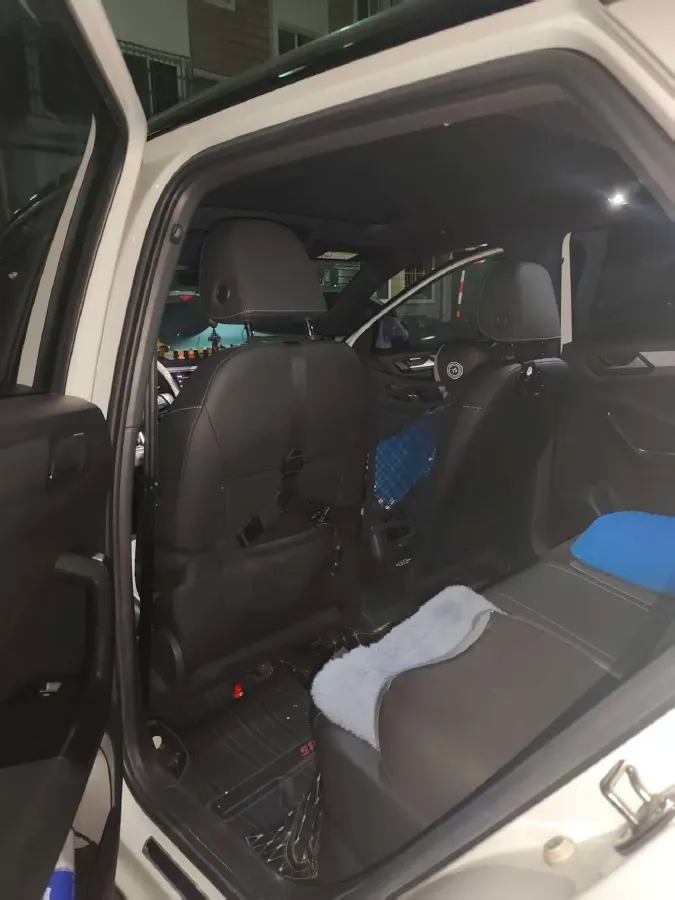 2022 Volkswagen T-Roc 1.4T 150HP L4 7DCT,autocango,china used car exporter,china ev exporter,chinese used car exporter,chinese used ev exporter