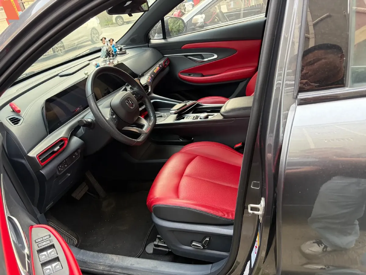 2020 ChangAn UNI-T 1.5T 180HP L4 7DCT,autocango,china used car exporter,china ev exporter,chinese used car exporter,chinese used ev exporter