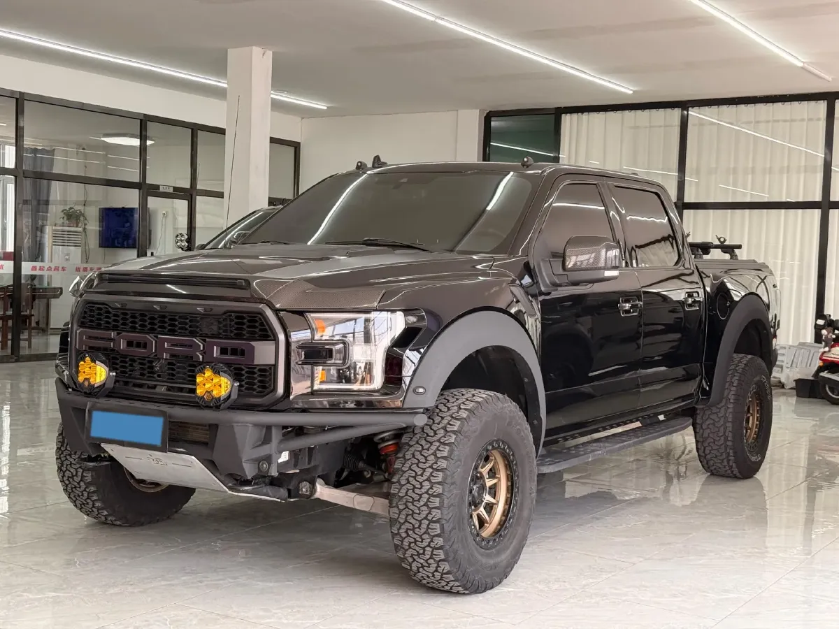 2025 Iveco 3.0T 179HP L4 8AT,autocango,china used car exporter,china ev exporter,chinese used car exporter,chinese used ev exporter