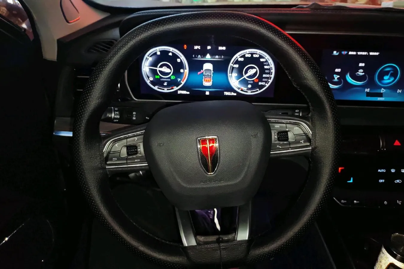 2022 HongQi HS5 2.0T 224HP L4 6AT,autocango,china used car exporter,china ev exporter,chinese used car exporter,chinese used ev exporter