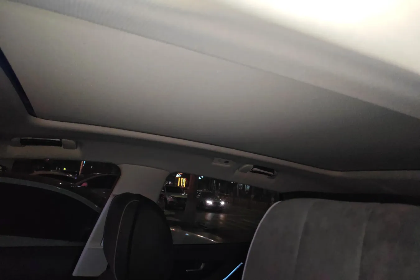 2022 HongQi HS5 2.0T 224HP L4 6AT,autocango,china used car exporter,china ev exporter,chinese used car exporter,chinese used ev exporter