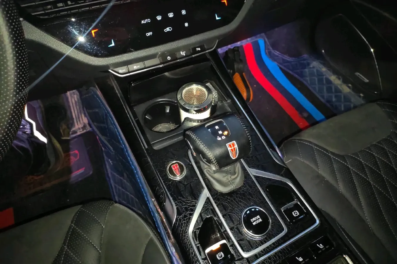 2022 HongQi HS5 2.0T 224HP L4 6AT,autocango,china used car exporter,china ev exporter,chinese used car exporter,chinese used ev exporter